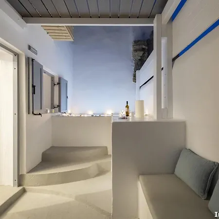 In Heart House - Naousa, Paros * Naousa (Paros)