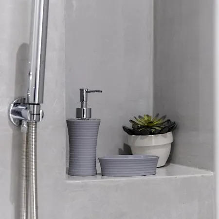 In Heart House - Naousa, Paros * Nausa